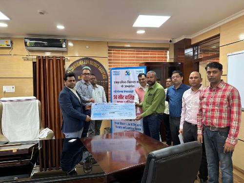 PVUNL ने जलापूर्ति के लिए जल एवं स्वच्छता विभाग को सौंपी 1.76 करोड़ की प्रथम किश्त