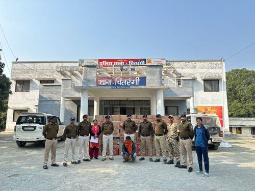 अवैध विदेशी शराब की तस्करी पर चितरंगी पुलिस की कार्यवाही : 25 लाख की अवैध शराब के साथ चालक को पकड़ा