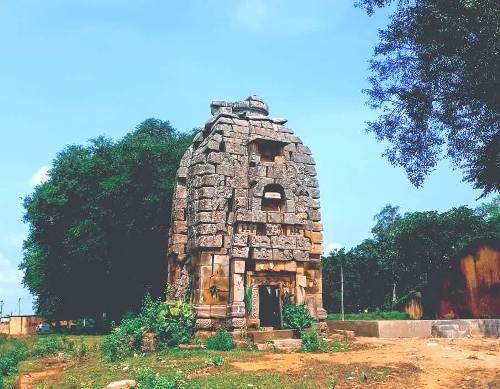 अद्भुत इंजीनियरिंग का रहस्य समेटे घाघरा मंदिर : बिना जोड़ के पत्थरों से बनी रहस्यमयी संरचना