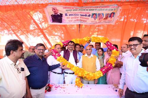इफको फूलपुर में एमडी डॉ. उदय शंकर अवस्थी का भव्य स्वागत