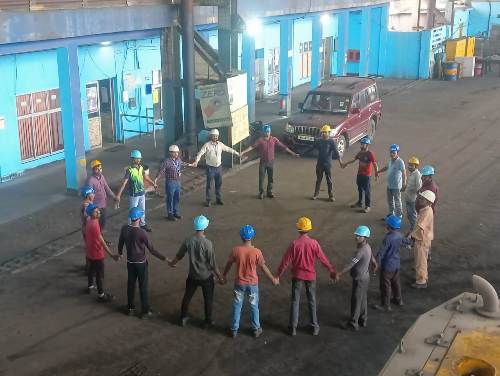 आई एस पी में प्रतियोगिताओं,शपथ ग्रहण और सामुदायिक पहलों से बढ़ रही है स्वच्छता जागरूकता