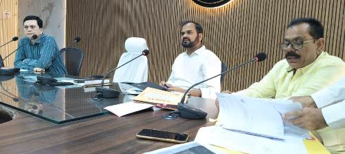रामपुर घाट सेतु के लिए भूमि मुआवजा दर निर्धारण हेतु कास्तकारों के साथ कलेक्ट्रेट में हुई बैठक