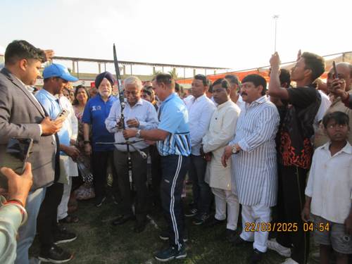 पेट्रोलियम स्पोर्ट प्रमोशन बोर्ड द्वारा आयोजित तीरंदाजी प्रतियोगिता का केन्द्रीय मंत्री  ने दीप प्रज्ज्वलन कर किया  शुभारंभ