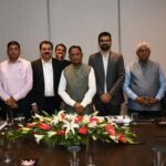 नवा रायपुर में मल्टिस्पेशियलिटी अस्पताल की स्थापना में शाल्वी ग्रुप की रुचि, मुंबई में मुख्यमंत्री श्री साय से की मुलाकात
