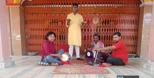 भदोही जनपद के प्रमुख मंदिरों पर देवी गायन, दुर्गा सप्तशती पाठ, अखण्ड रामायण पाठ, भजन कीर्तन की गूंज