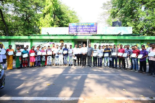 सेल, राउरकेला इस्पात सयंत्र के दीक्षा इस्पात सुरक्षा कौशल केंद्र में ठेका श्रमिकों को विभिन्न सुरक्षित कार्य पद्धतियों का प्रशिक्षण  