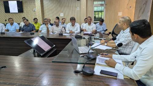 उद्यमियों व व्यापारियों की समस्याओं का प्राथमिकता पर समय-सीमा में हो निस्तारण-जिलाधिकारी