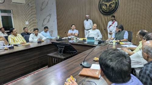 स्वास्थ्य विभाग के सभी अधिकारी, चिकित्सक व स्वास्थ्य कर्मी का कराए बायोमैट्रिक अटेंडेंस – जिलाधिकारी