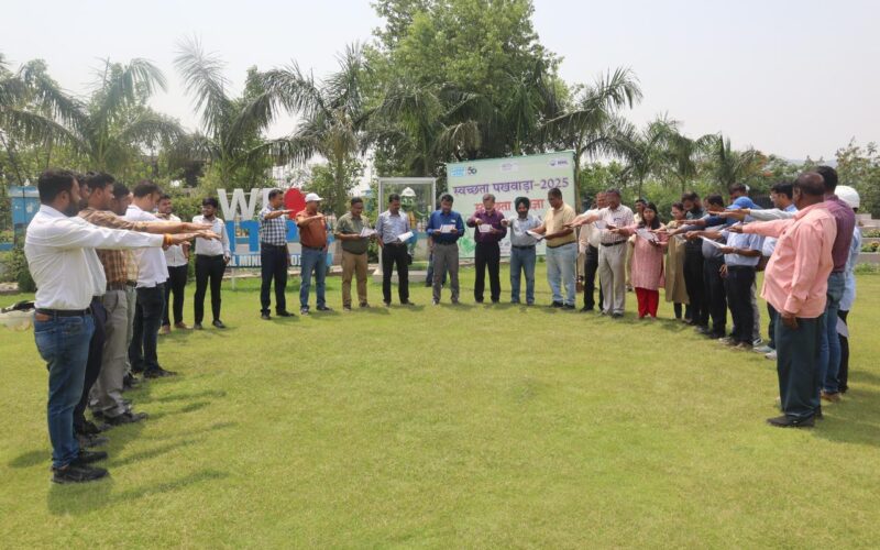 एनएमएल पकरी बरवाडीह में स्वच्छता पखवाड़ा 2025 की उत्साहपूर्ण शुरुआत