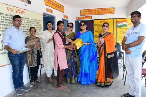 मंजरी लेडीज़ क्लब, खुर्जा द्वारा स्कूली बच्चों हेतु चित्रकला प्रतियोगिता का किया गया आयोजन