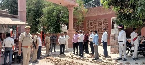 डीएम ने सीतामढ़ी तीर्थ स्थल, नारेपार स्थित गौआश्रय व ठोस अपशिष्ठ प्रबन्धन केन्द्र का किया औचक निरीक्षण