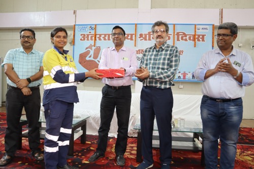 एनएमएल पकरी बरवाडीह कोयला खनन परियोजना में अंतर्राष्ट्रीय श्रमिक दिवस का आयोजन 