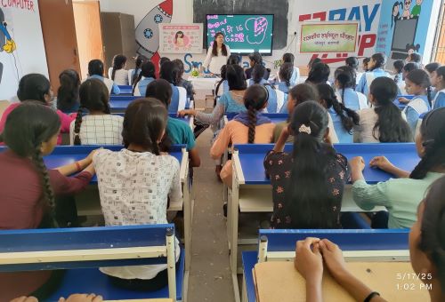 किशोरियों को खानपान का विशेष ध्यान रखना जरूरी – डा. इंदु पाण्डेय 