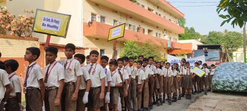 हिण्‍डालको प्राथमिक विद्यालय यूनिट -2 के छात्रों द्वारा कॉलोनी में चलाया गया स्वच्छता क्रान्ति अभियान