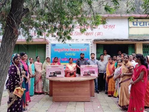 एनटीपीसी नॉर्थ करणपुरा ने महिलाओं को सशक्त बनाने के लिए सिलाई मशीनें वितरित कीं