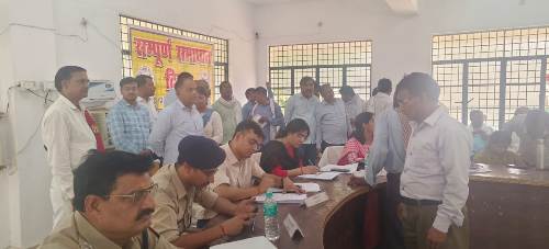 जनसमस्याओं का त्वरित निस्तारण किया जाना शासन की सर्वोच्च प्राथमिकता – जिलाधिकारी