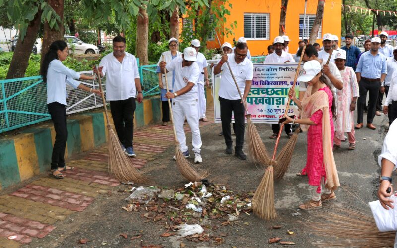 बीसीसीएल द्वारा स्वच्छता पखवाड़ा के अंतर्गत सेंट्रल हॉस्पिटल में स्वच्छता अभियान का आयोजन