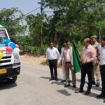 जिलाधिकारी ने आधुनिक जीवन रक्षक प्रणाली युक्त 02 नई एंबुलेंस सेवा का हरी झंडी दिखाकर किया शुभारंभ