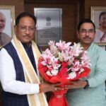 मुख्यमंत्री विष्णुदेव साय ने केंद्रीय मंत्री प्रल्हाद जोशी से की सौजन्य भेंट