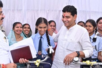 एक विचार आपका जीवन बदल सकता है-राजस्व मंत्री टंकराम वर्मा
