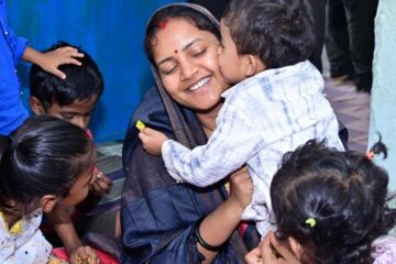 मंत्री श्रीमती लक्ष्मी राजवाड़े ने किया आंगनबाड़ी और प्राथमिक शाला का औचक निरीक्षण