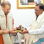 मुख्यमंत्री विष्णु देव साय से निरंजन पीठाधीश्वर महामंडलेश्वर डॉ. स्वामी कैलाशनंद गिरी जी महाराज ने की सौजन्य भेंट