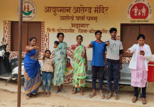 विश्व रक्तदाता दिवस के अवसर पर आरोग्य मेलों में लोगों ने ली रक्तदान की शपथ