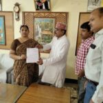उत्तर प्रदेशीय प्राथमिक शिक्षक संघ ने विद्यालय मर्जर एव सरप्लस अध्यापक को लेकर जनप्रतिनिधियों को दिया पत्रक