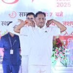 स्वस्थ जीवन के लिए योग को बनाएं दिनचर्या का अभिन्न अंग – मुख्यमंत्री 