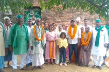 बीएड प्रवेश परीक्षा में टाप करने वाले सूरज पटेल को भारतीय किसान यूनियन ने किया सम्मानित 