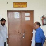 जनप्रतिनिधि की उपस्थिति में स्ट्रांग रूम का किया गया निरीक्षण