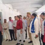 जिला निर्वाचन अधिकारी ने ई0वी0एम0 गोदाम का राजनीतिक दलों के पदाधिकारियों के साथ किया निरीक्षण