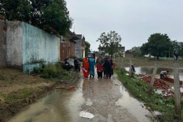 नगर वासियों को घर से बाहर निकलने में हो रही समस्या,नाली जाम, जलजमाव से लोग परेशान