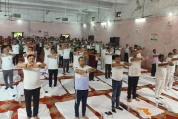 विशाखापट्नम में आयोजित प्रधानमंत्री के योग कार्यक्रम का जनपद में हुआ सजीव प्रसारण