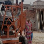 योजनाओं से बदली जिंदगी, सैंटरिंग प्लेट व मिक्चर मशीन के व्यवसाय से कर रहीं आमदनी
