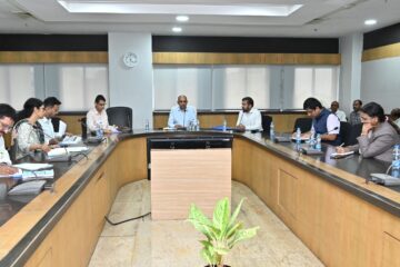  छत्तीसगढ़ :  तैयार हो रहा सड़कों का मजबूत नेटवर्क, 18,215 करोड़ रुपये से 37 सड़क परियोजनाओं पर चल रहा काम 