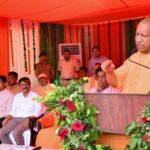 लोकनायक जयप्रकाश नारायण ने भारतीय लोकतंत्र को नया जीवन दिया था – योगी आदित्यनाथ