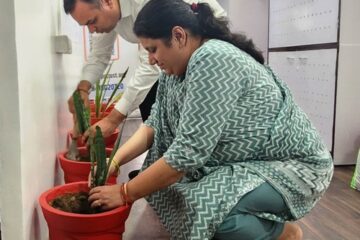 वृक्षारोपण महाभियान के अंतर्गत हेल्प यू एजुकेशनल एंड चैरिटेबल ट्रस्ट द्वारा एक पेड़ माँ के नाम कार्यक्रम का आयोजन
