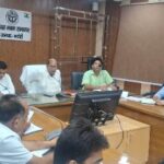 पीएम सूर्य घर मुफ्त बिजली योजना” के प्रगति की सीडीओ ने की समीक्षा बैठक