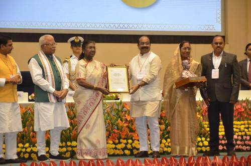 छत्तीसगढ़ ने राष्ट्रीय मंच पर बिखेरी स्वच्छता की चमक, 20 हजार से कम आबादी वाले शहरों में बिल्हा देश का सबसे स्वच्छ शहर