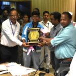 नेशनल फुटबॉल खिलाड़ी किरण पिस्दा का जिला प्रशासन बालोद ने किया सम्मानित