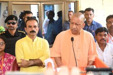 चंदौली औद्योगिक प्रधान जनपद के रूप में भी विकसित होगा – योगी आदित्यनाथ