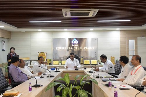 सेल, राउरकेला इस्पात संयंत्र के नवनियुक्त कार्यपालकों को प्रभारी निदेशक द्वारा पदोन्नति आदेश प्रदान   