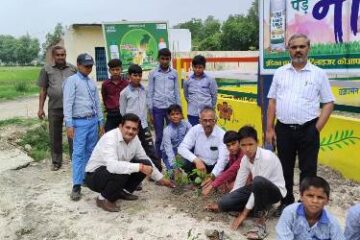 इफको फूलपुर द्वारा मिया पट्टी गाँव में ‘एक पेड़ माँ के नाम’ अभियान के तहत वृहद वृक्षारोपण