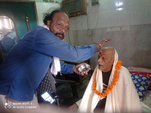 गुरु बिन ज्ञान अधूरा……..