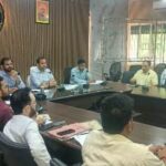 जिलाधिकारी की अध्यक्षता में आई0जी0आर0एस0 की बैठक  कलेक्ट्रेट सभागार में आयोजित की गई