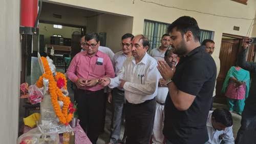 गाजीपुर पी जी कॉलेज में वैदिक रीति से नए सत्र का शुभारंभ