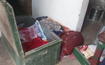 रामपुर ढबही में बक्सा तोड़कर आभूषण और नगदी उड़ा ले गए चोर, होता रहा परिवार 