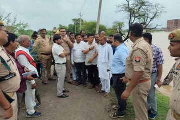 गंगा नहर टूटने से हुए नुकसान सा मुआवजा दे जिला प्रशासन – कांग्रेस