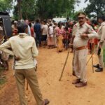 वन विभाग की टीम को अतिक्रमणकारियों ने बनाया बंधक 
